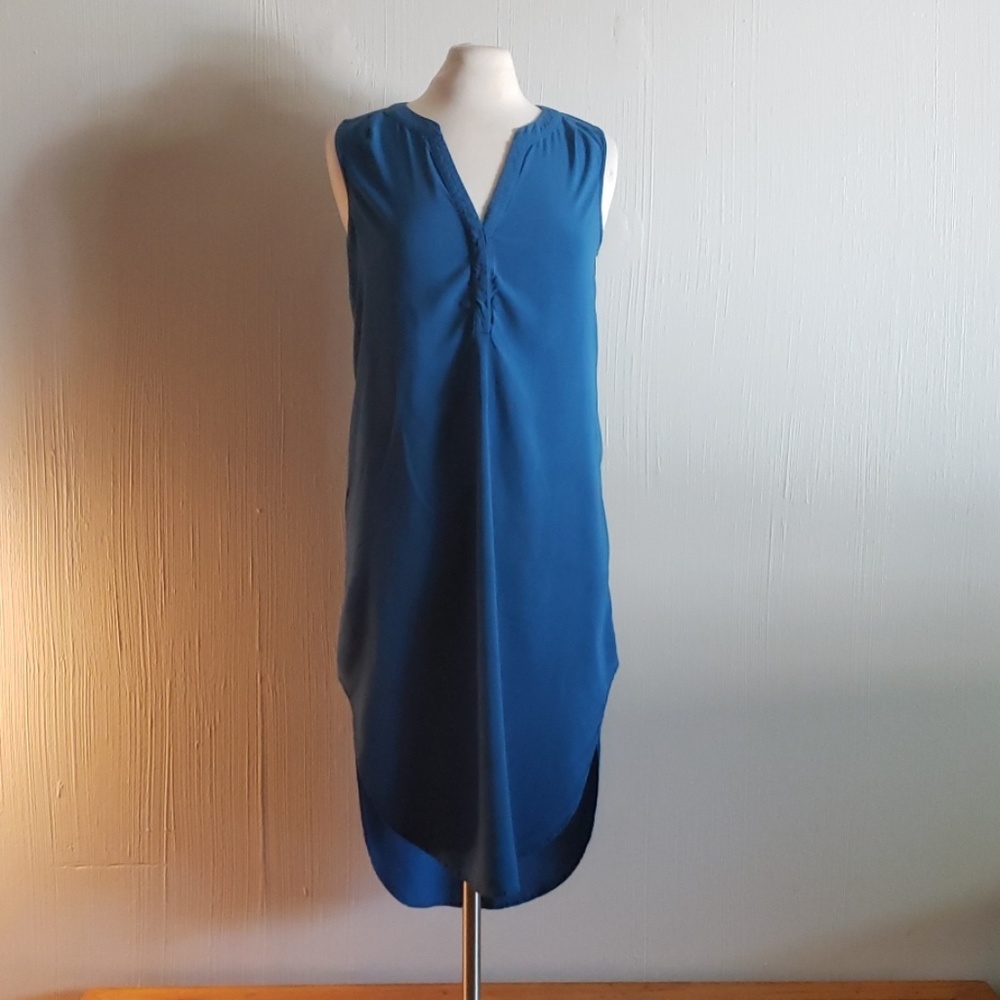 Blue shirt-style sleeveless dress